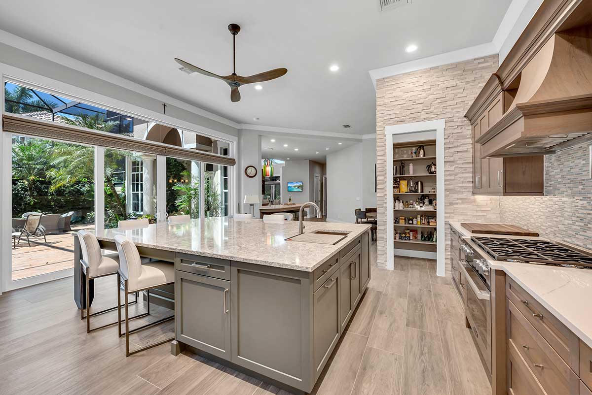 Open-concept Florida kitchen