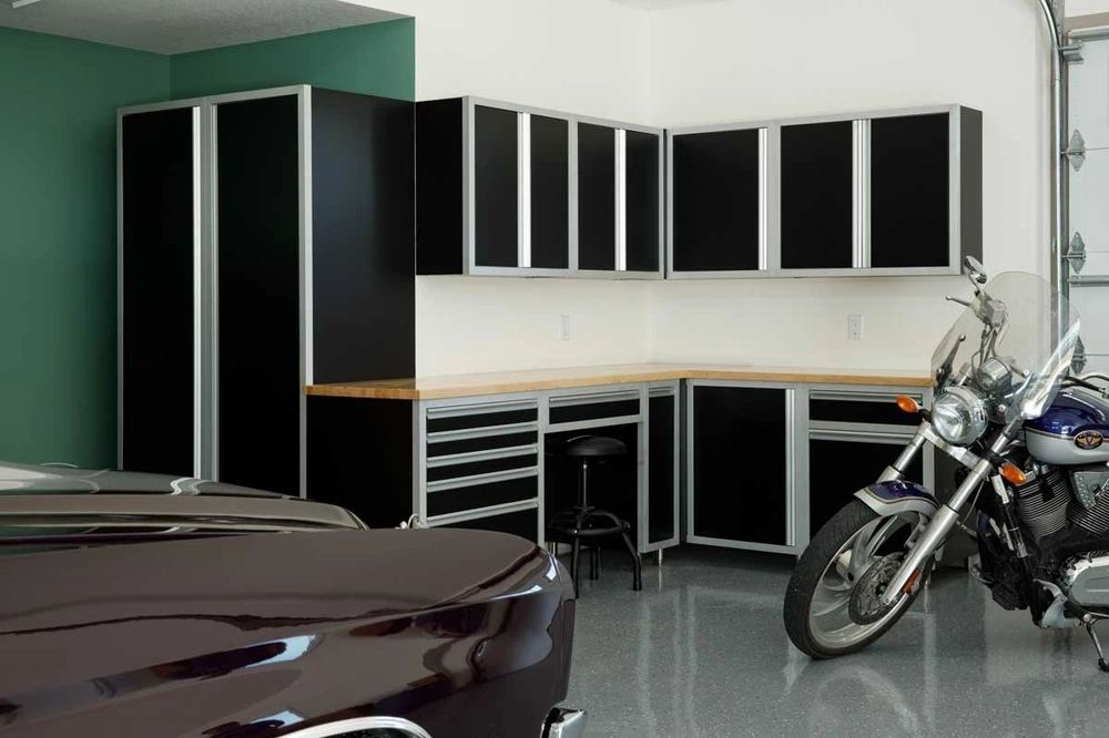 Garage storage cabinet system